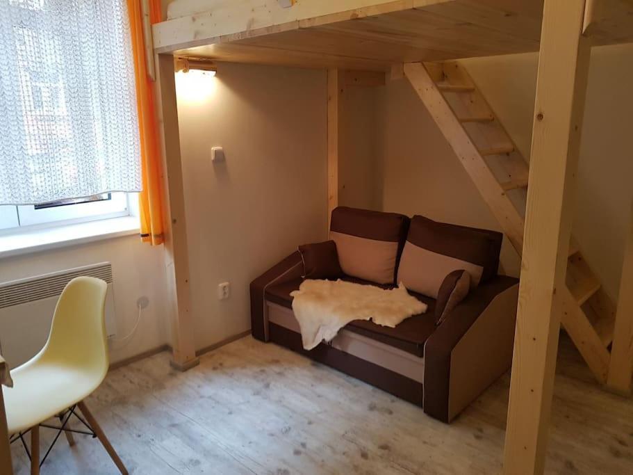 A Comfy In Apartment