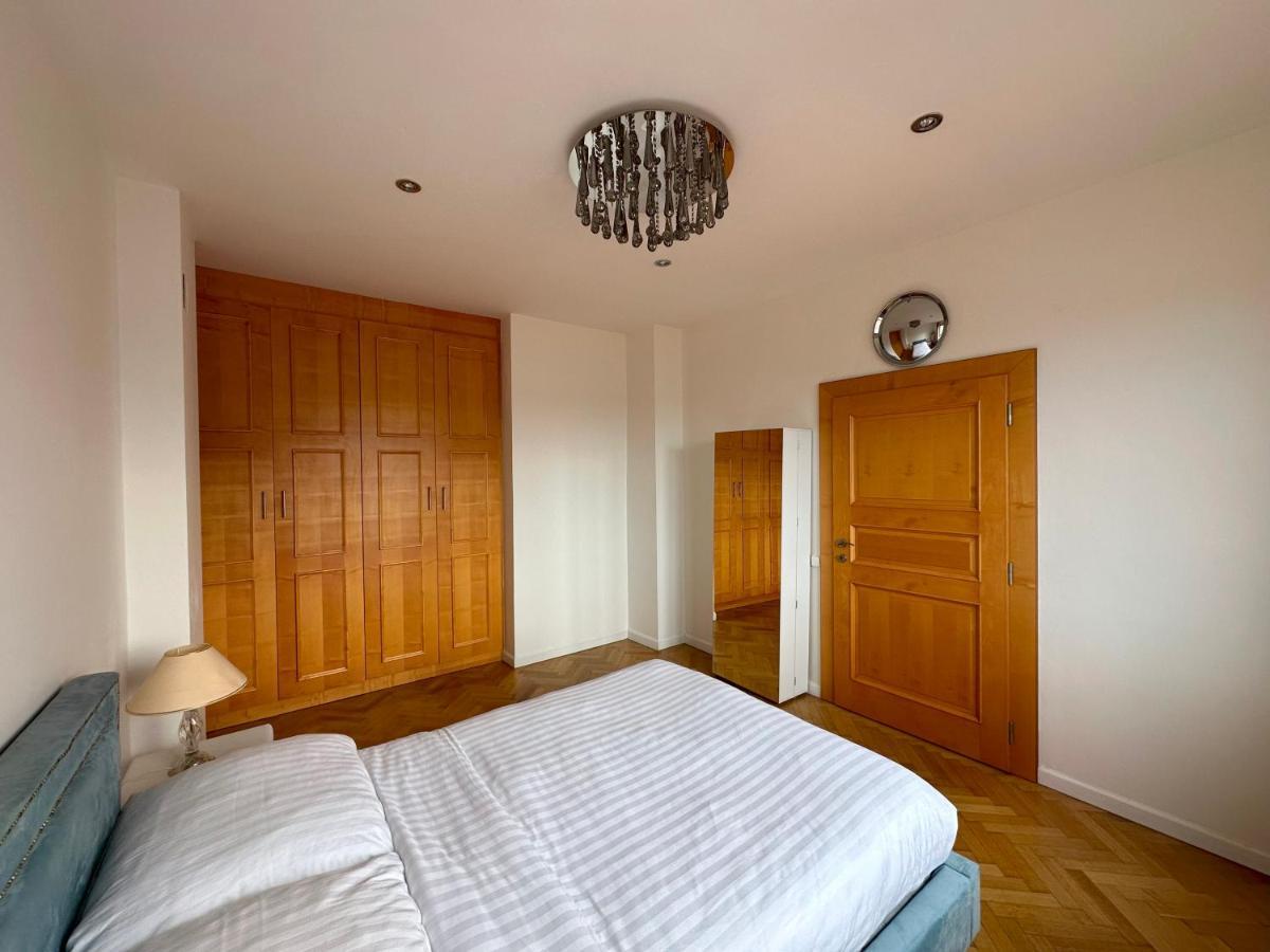 Castle View Apartments. Old Town *