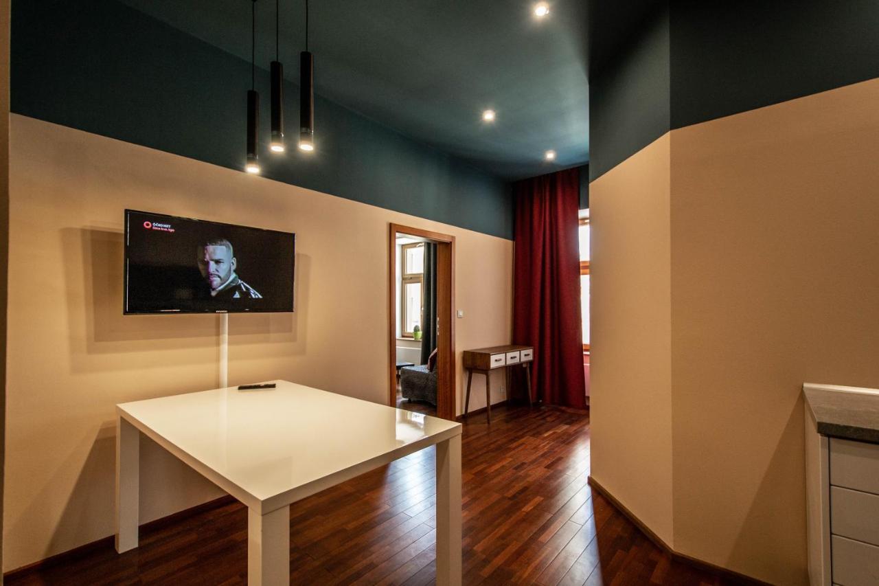 Wooden Design 2bdr Near Eden Garden Apartment Prag