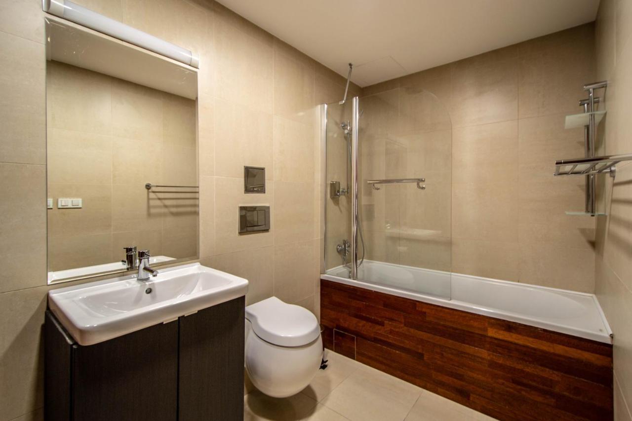 Wooden Design 2bdr Near Eden Garden * Prag