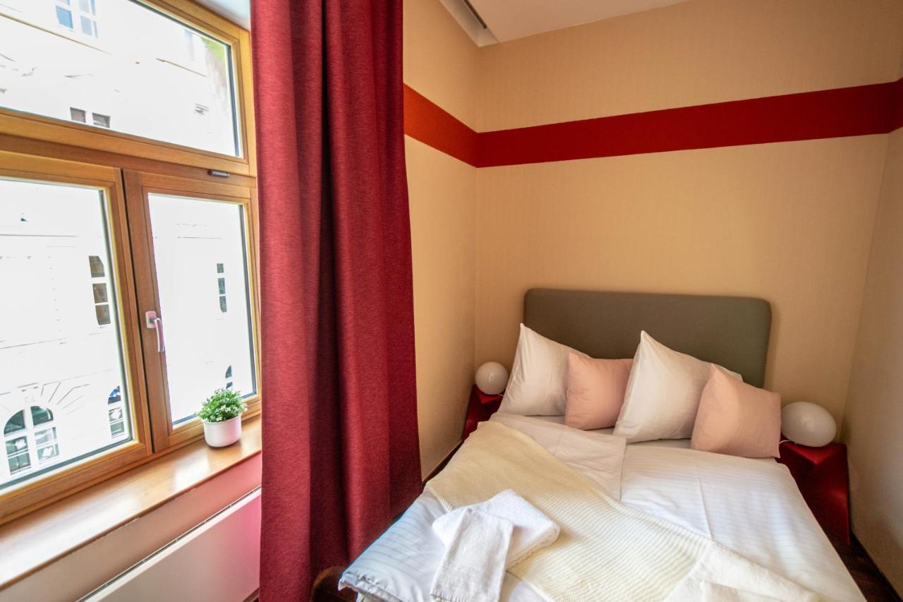 Apartment Wooden Design 2bdr Near Eden Garden Prag