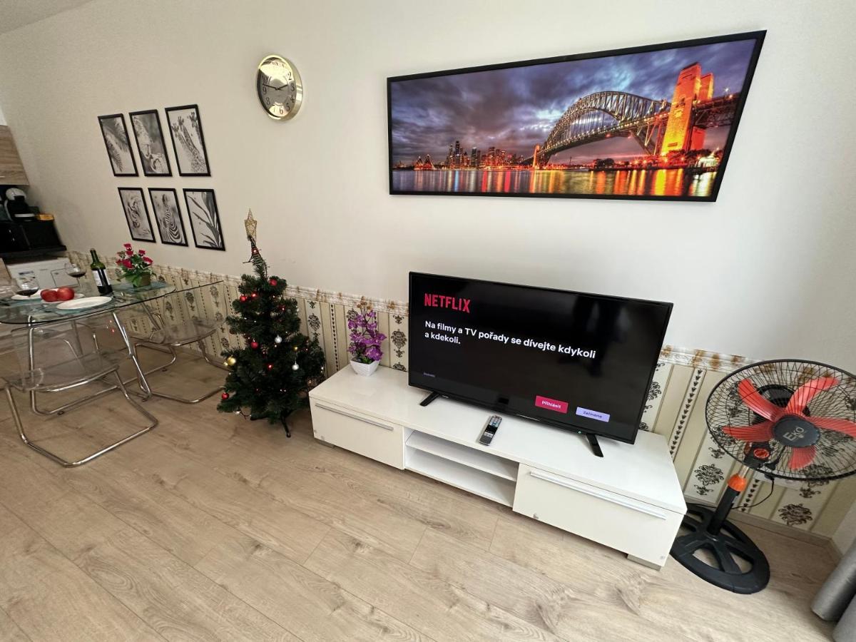 O2 Arena - Alex Apartment