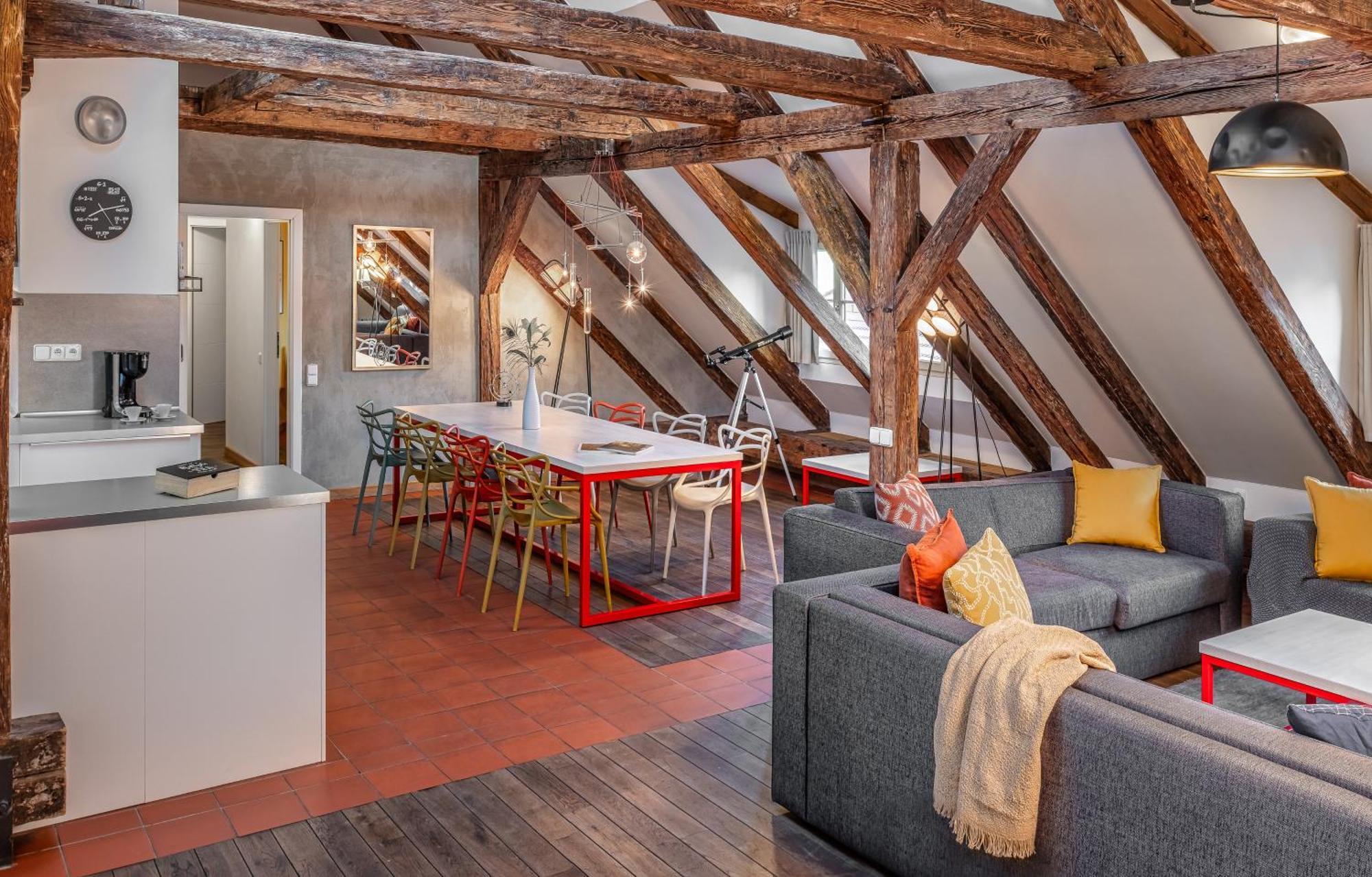4 Arts By Adrez Apartment