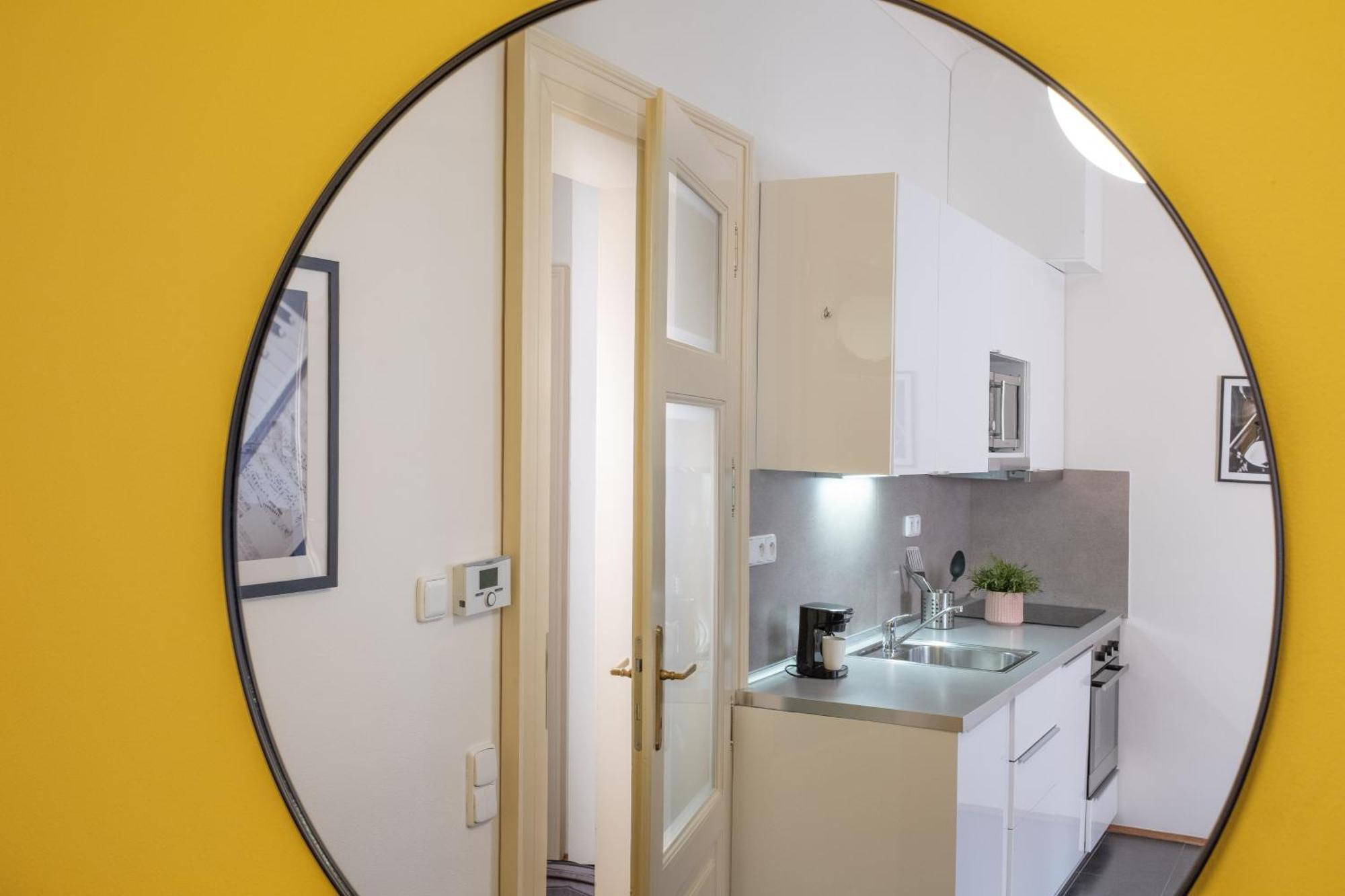 Apartment 4 Arts By Adrez