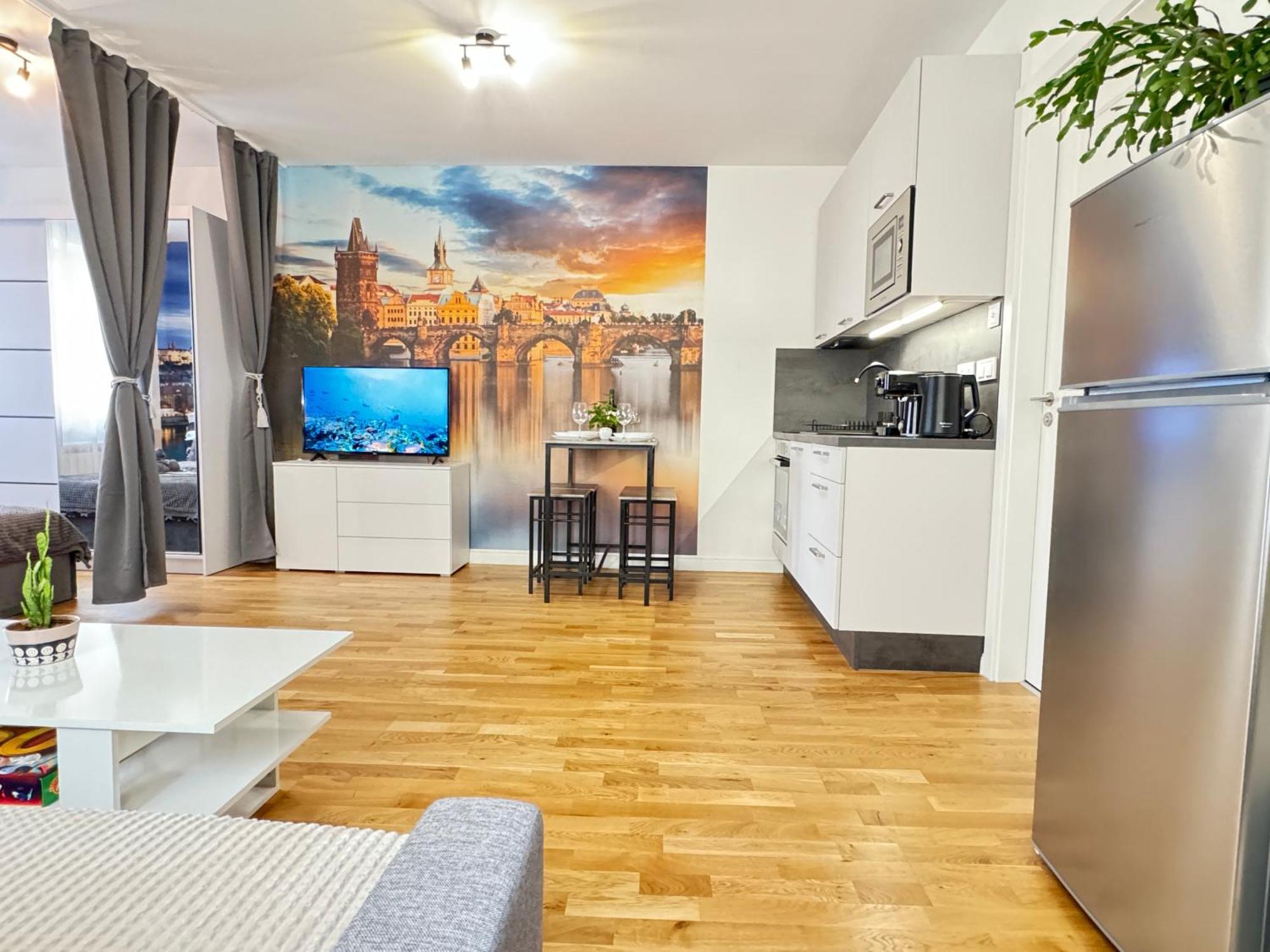 Apartment New Modern-style With Balcony In The 2 *