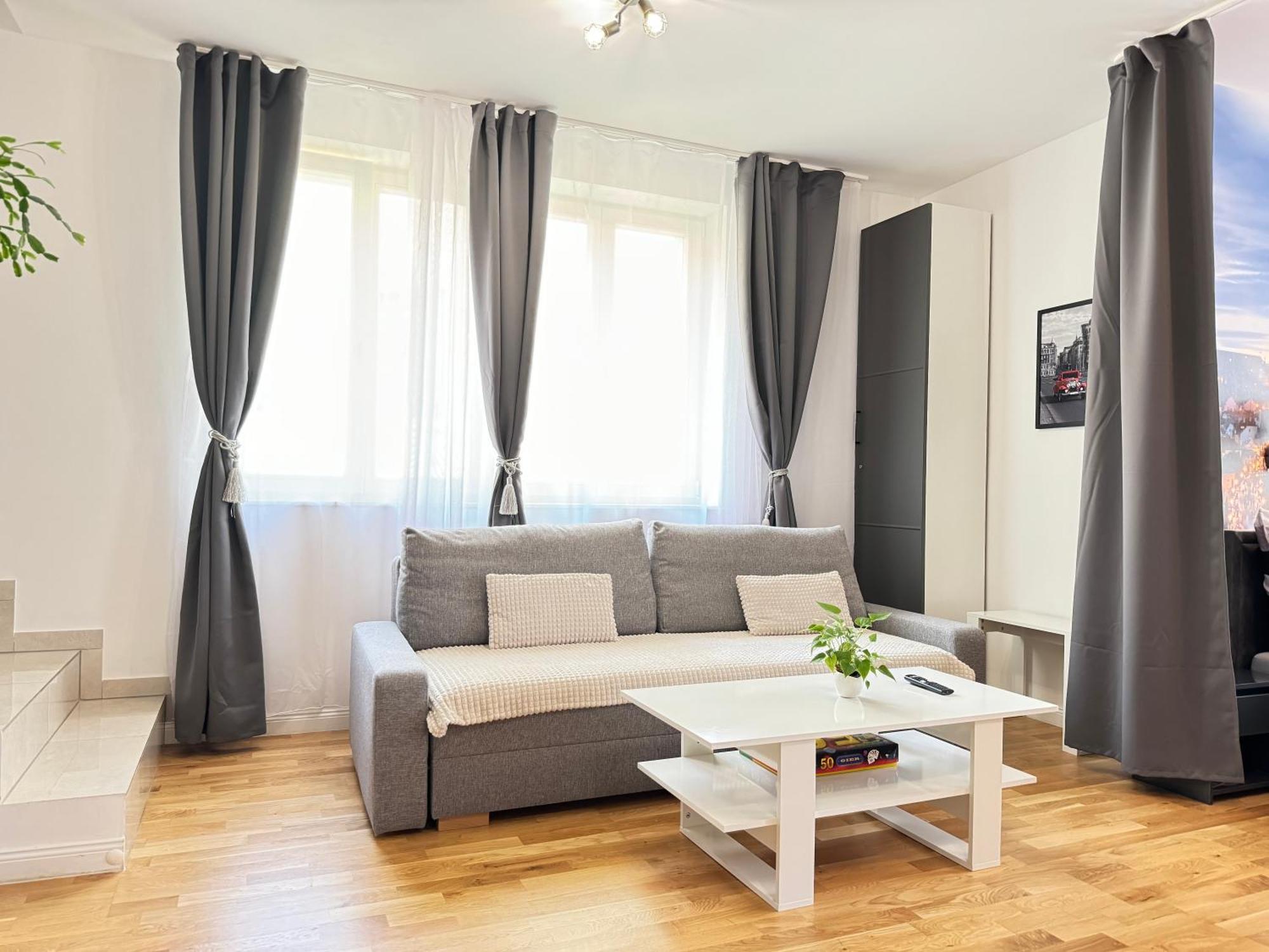 Apartment New Modern-style With Balcony In The 2 *