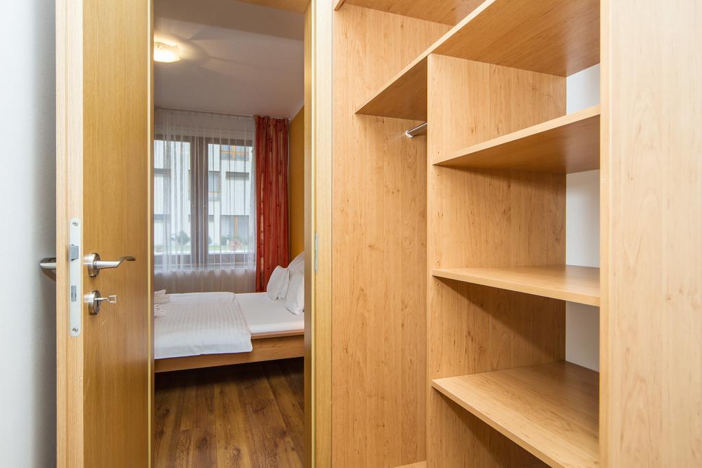 Apartment 3d *