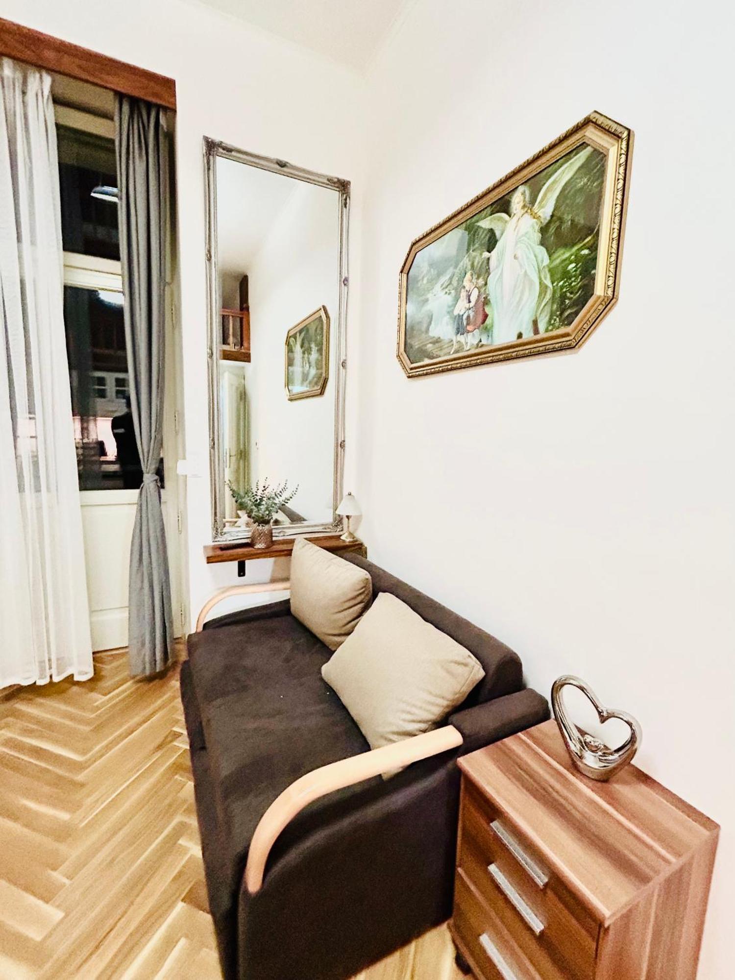 Daire Cozy Design With Terrace Prag