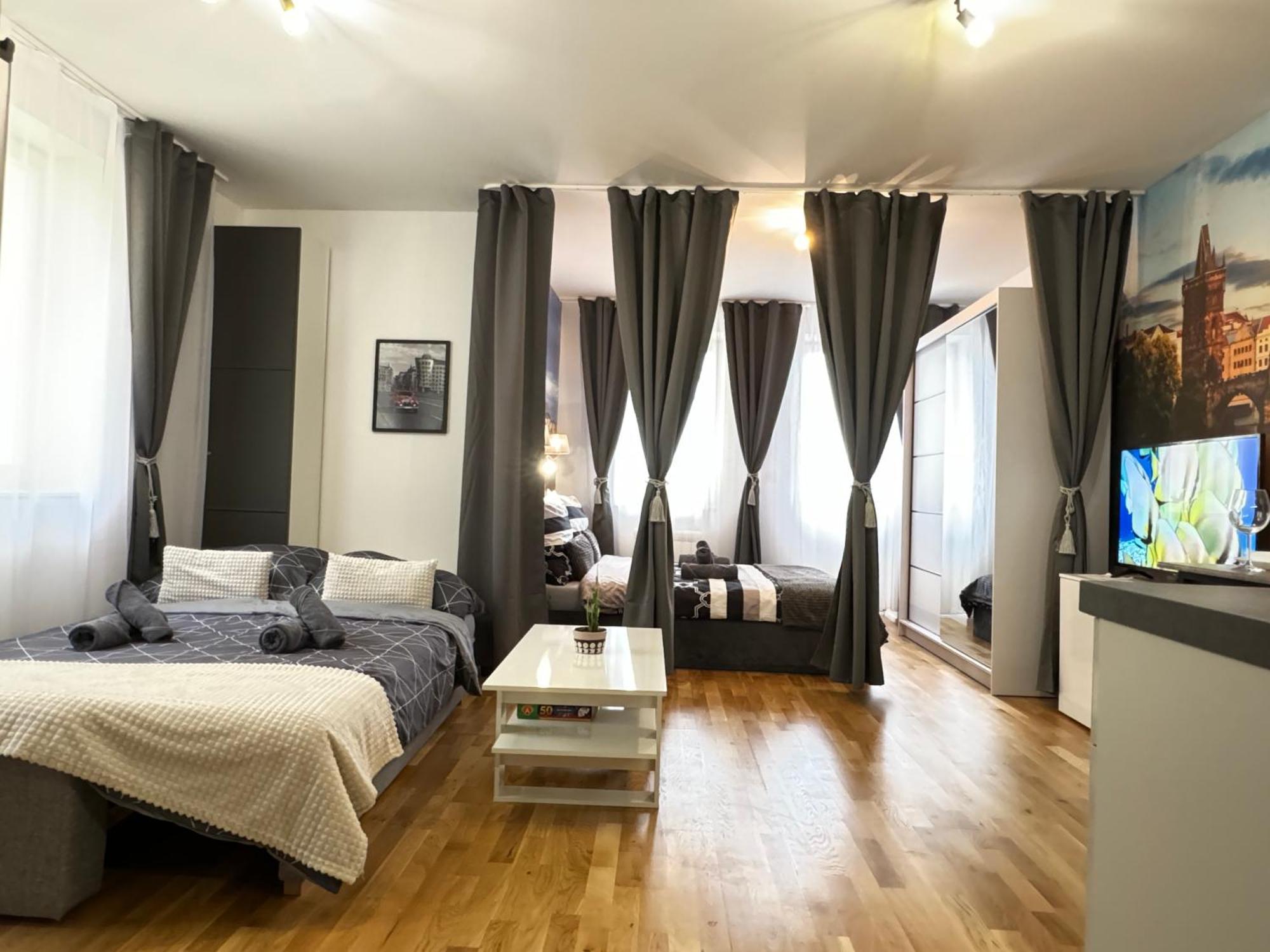 New Modern-style With Balcony In The 2 Apartment