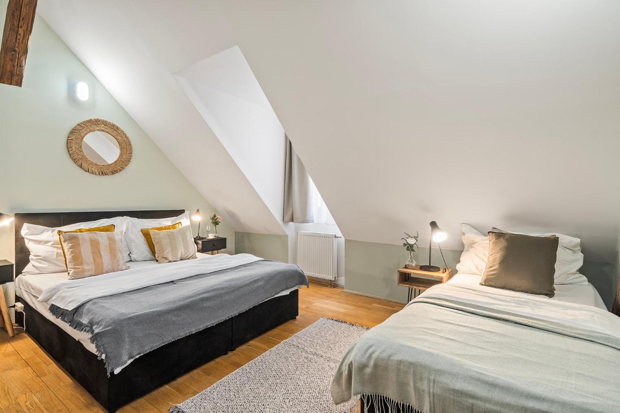 Charles Bridge Historical Apts By Michal&friends Daire