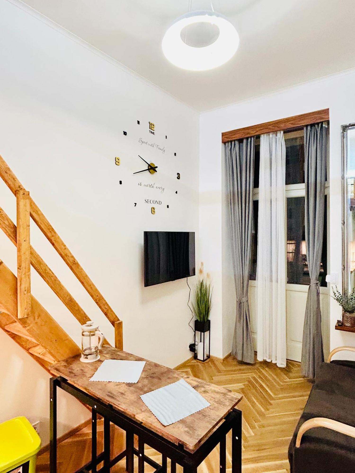Cozy Design With Terrace Daire