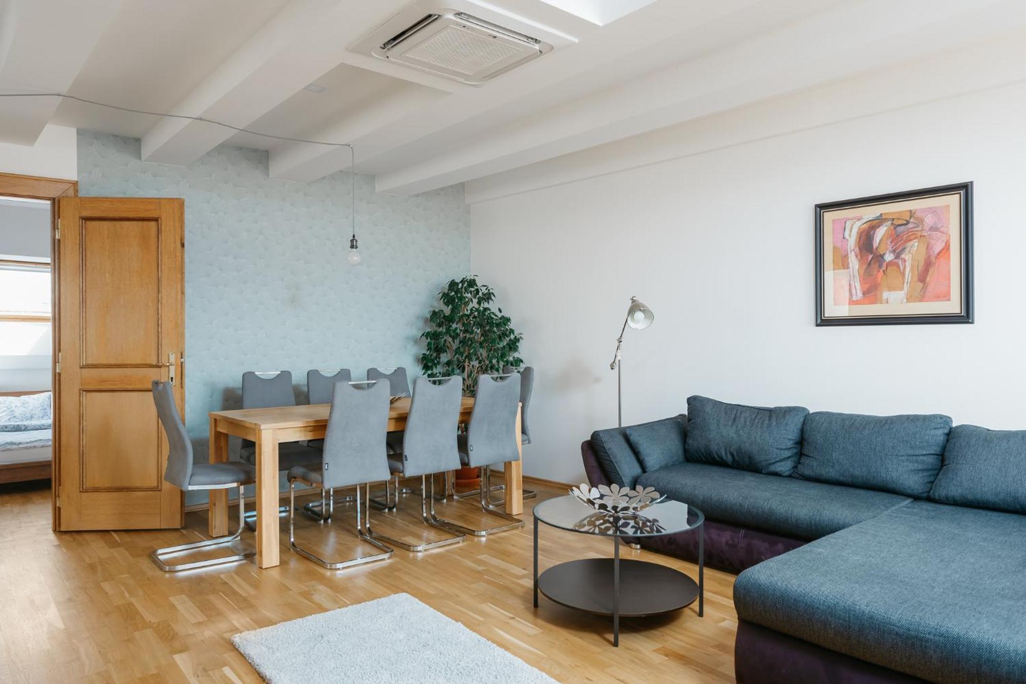 Eli Spacious With Old Town View, Parking & Ac *