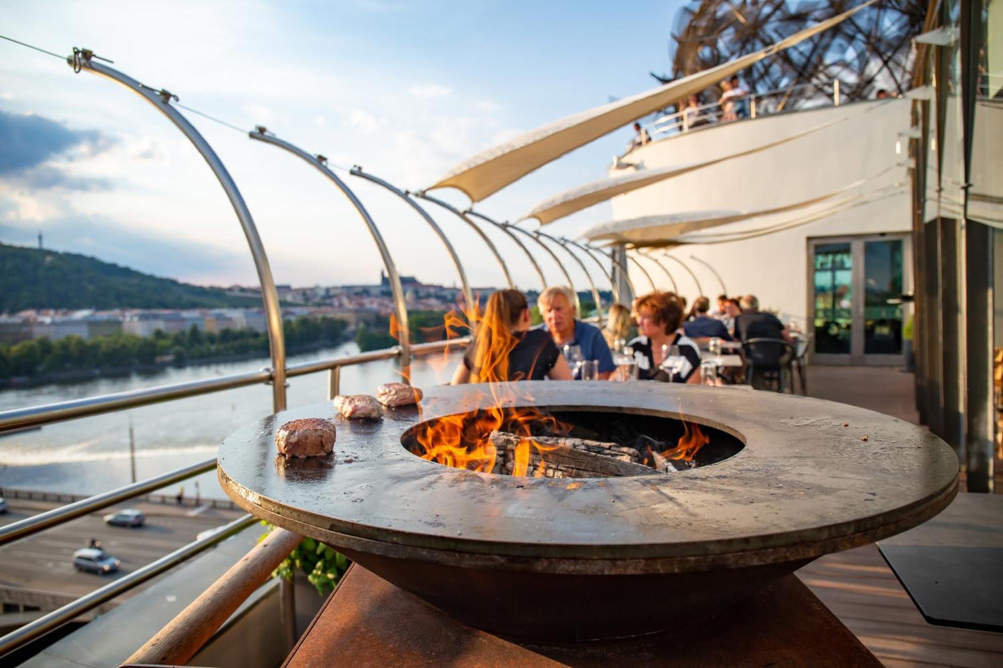 Hotel Dancing House - Tancici Dum 4*