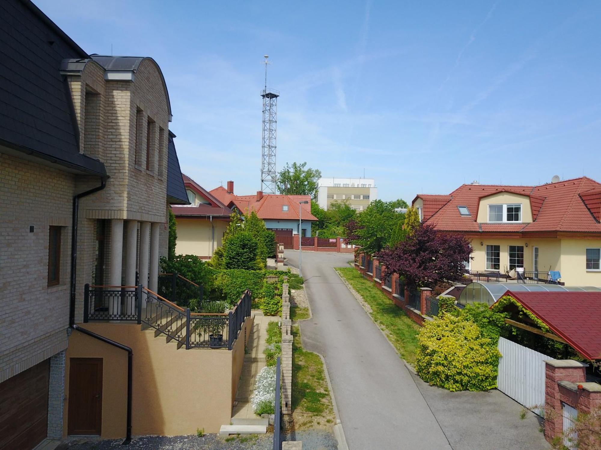 Nad Helmrovkou Homestay Prague