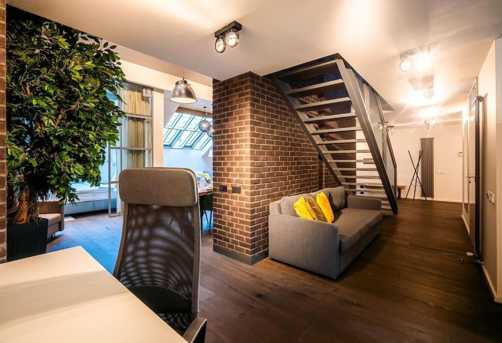 5br+2bath Old Town Loft Luxe Brickhouse, A/c * Prague