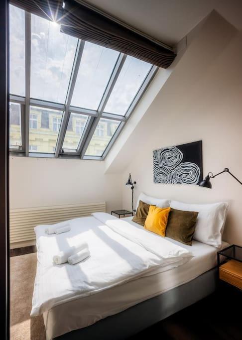 Appartement 5br+2bath Old Town Loft Luxe Brickhouse, A/c Prague