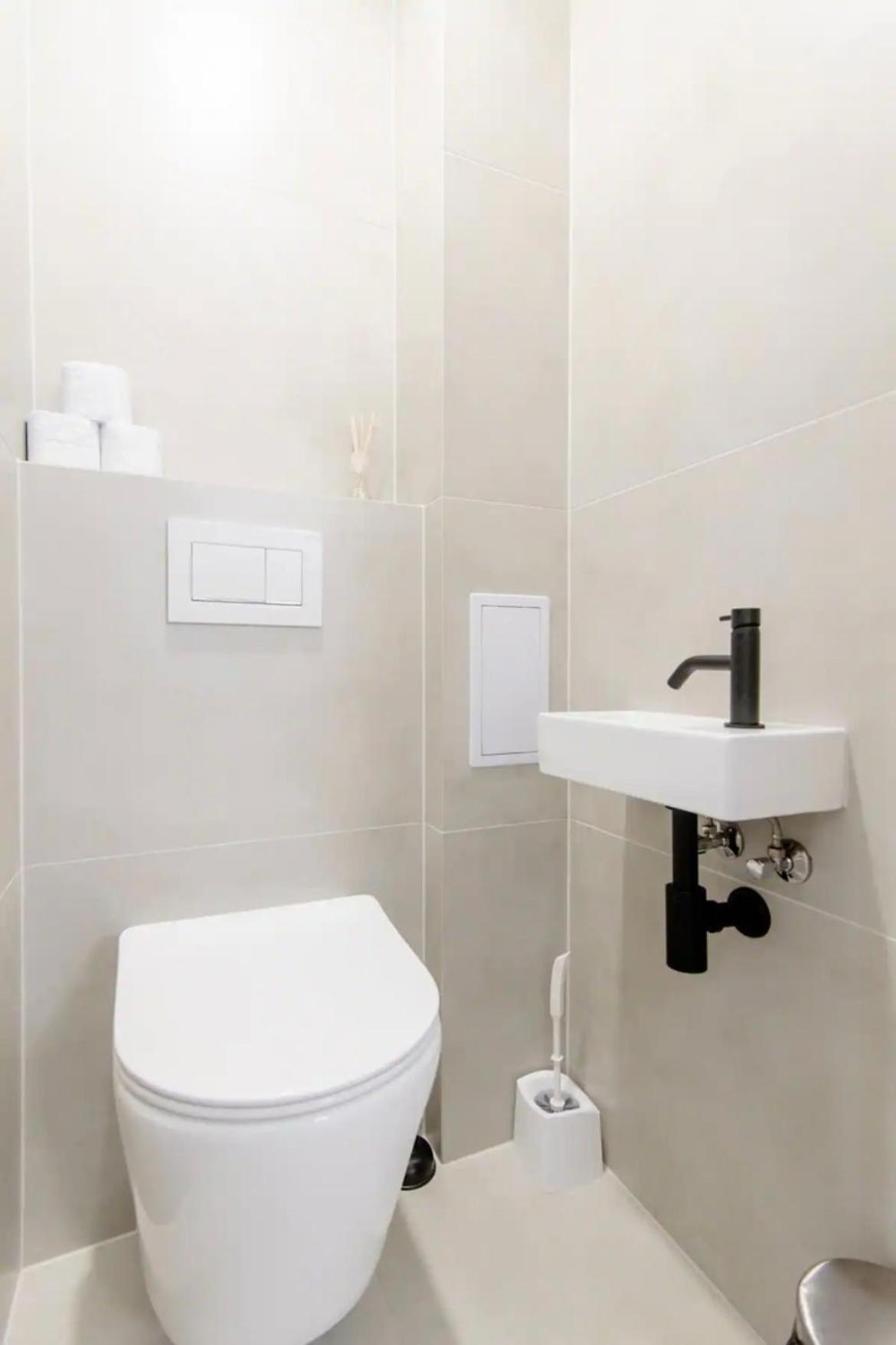 Cozy & New Peace Sq. Apartment Prague