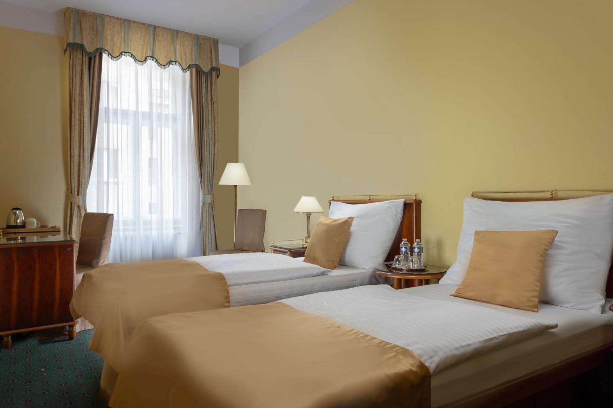 William Otel 3*