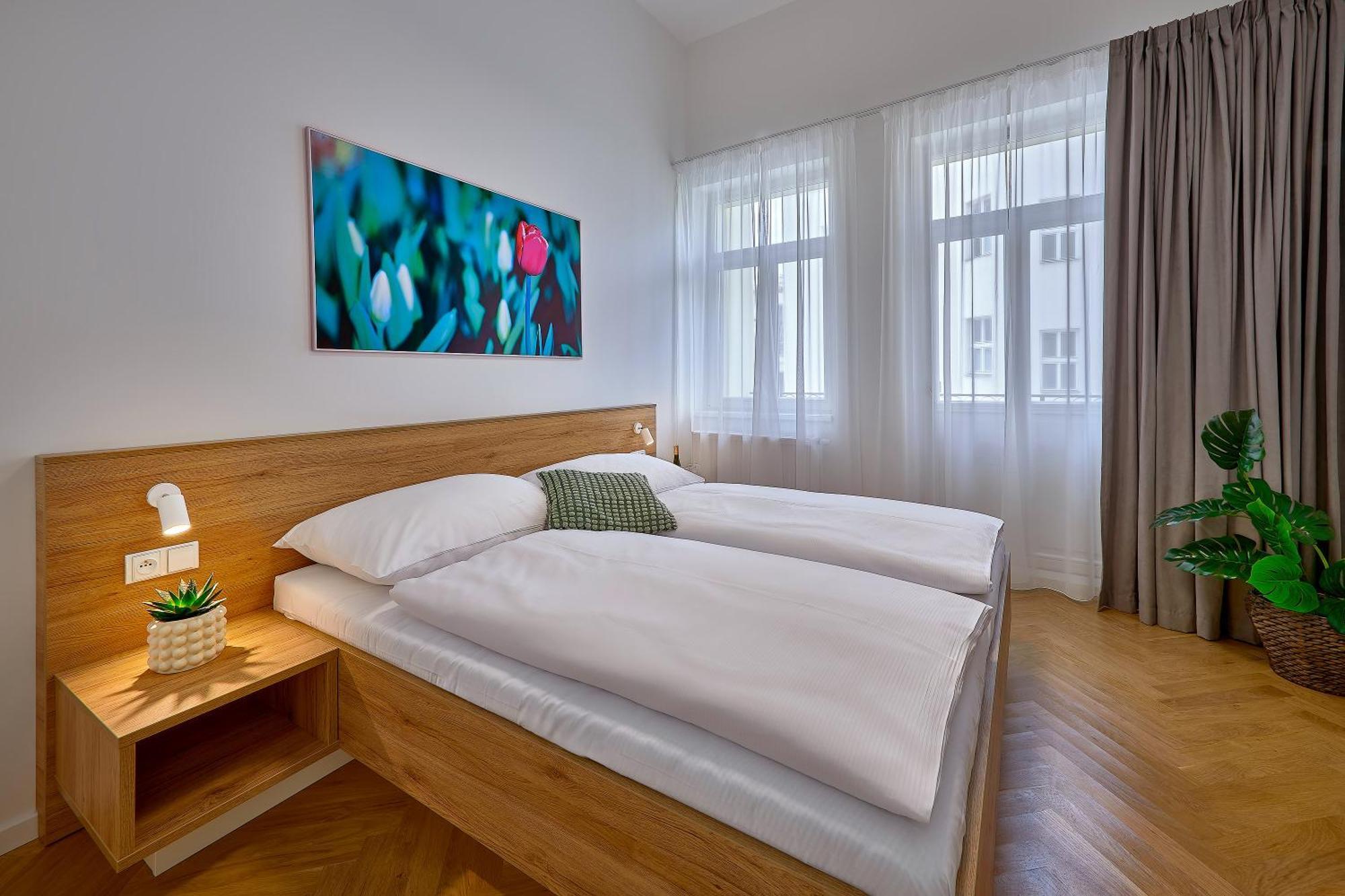 Downtown Rubesova Aparthotel 4*
