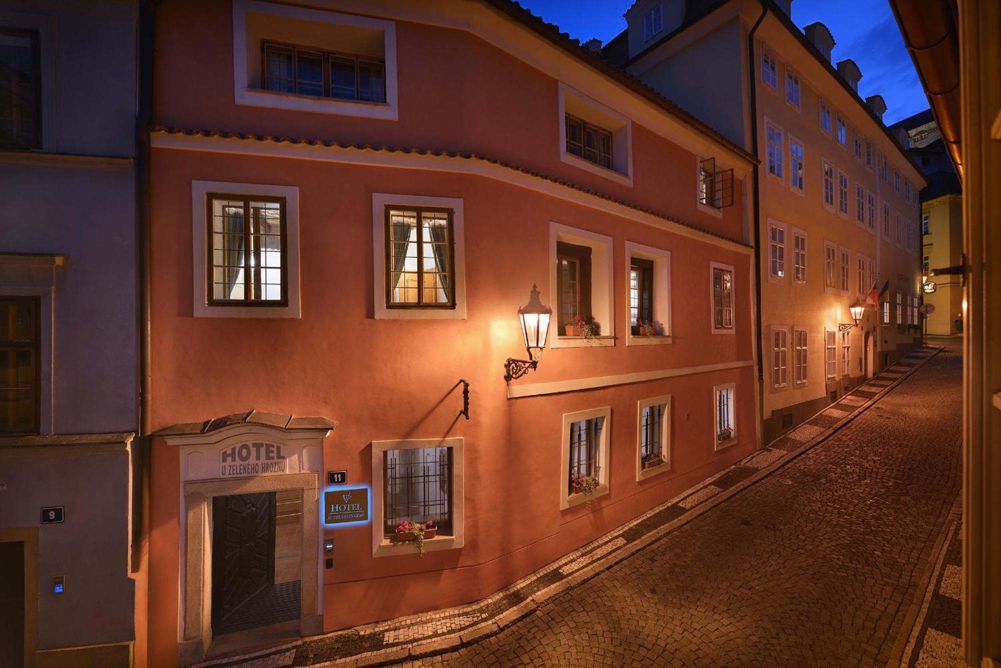 At The Grape Hotel 4*