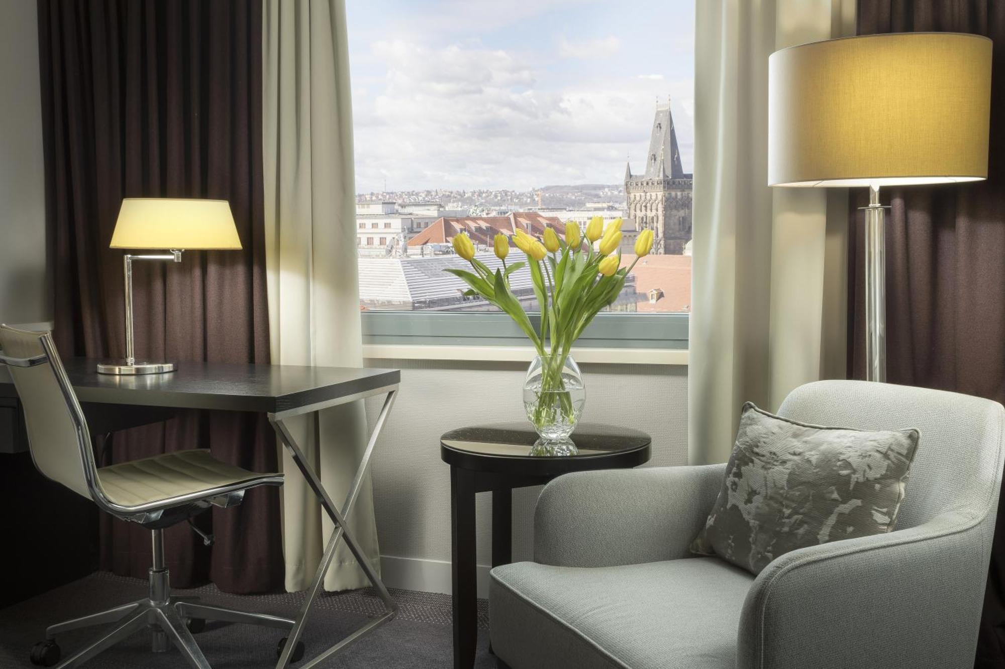 Hilton Old Town 5*
