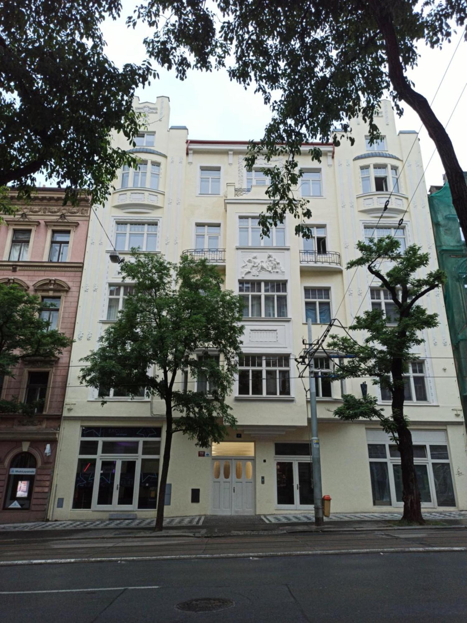 New Modern-style With Balcony In The 2 Apartment