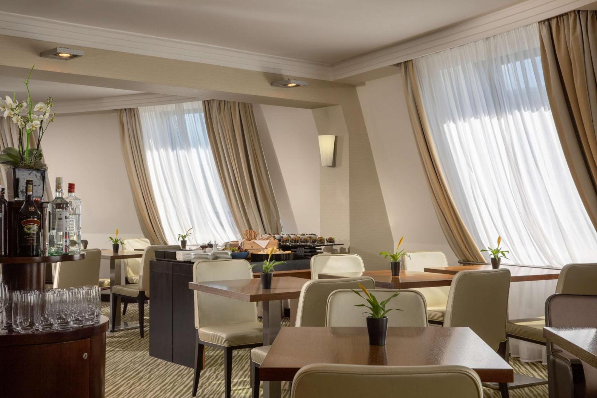 Hotel Hilton Old Town 5*