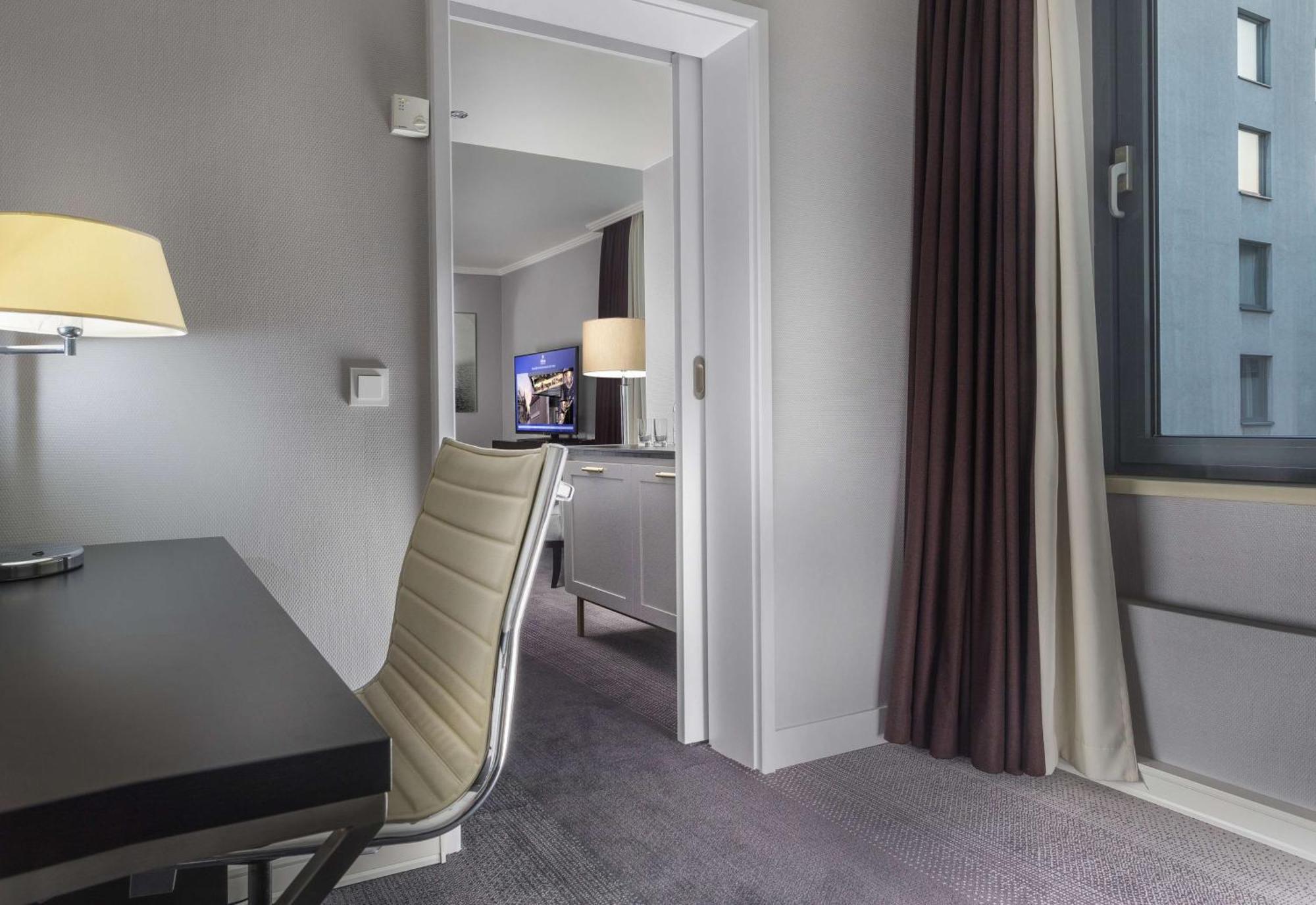 Hilton Old Town 5*