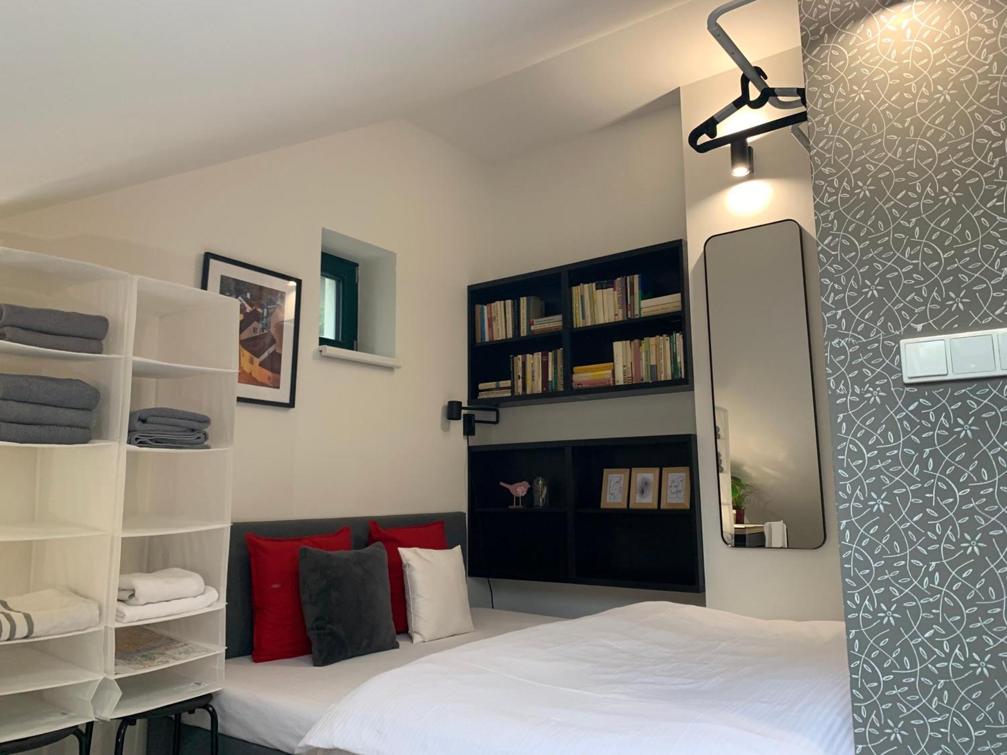 Apartment Cozy Friendly Place With Free Parking