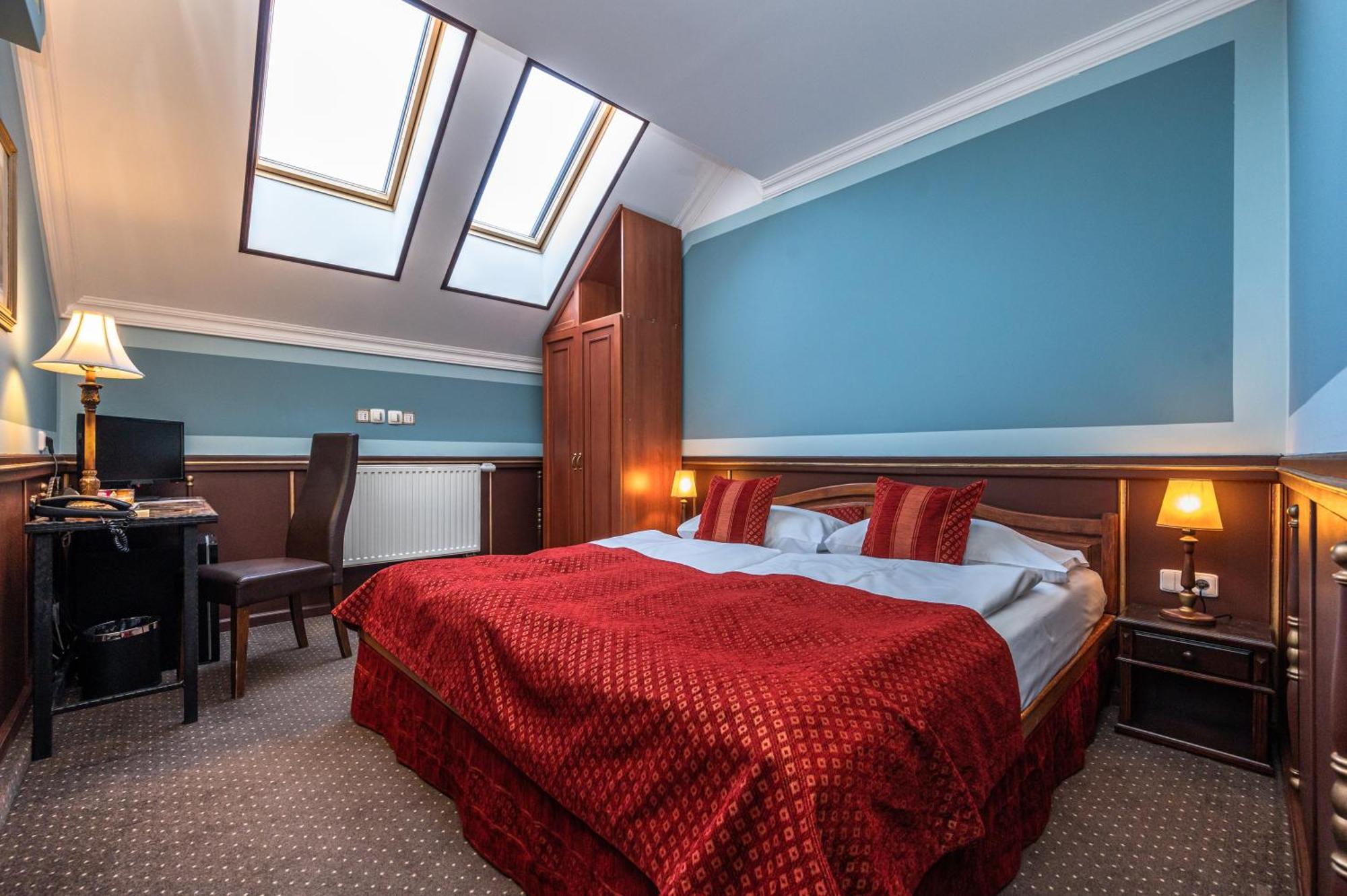 Hotel Hastal Old Town
