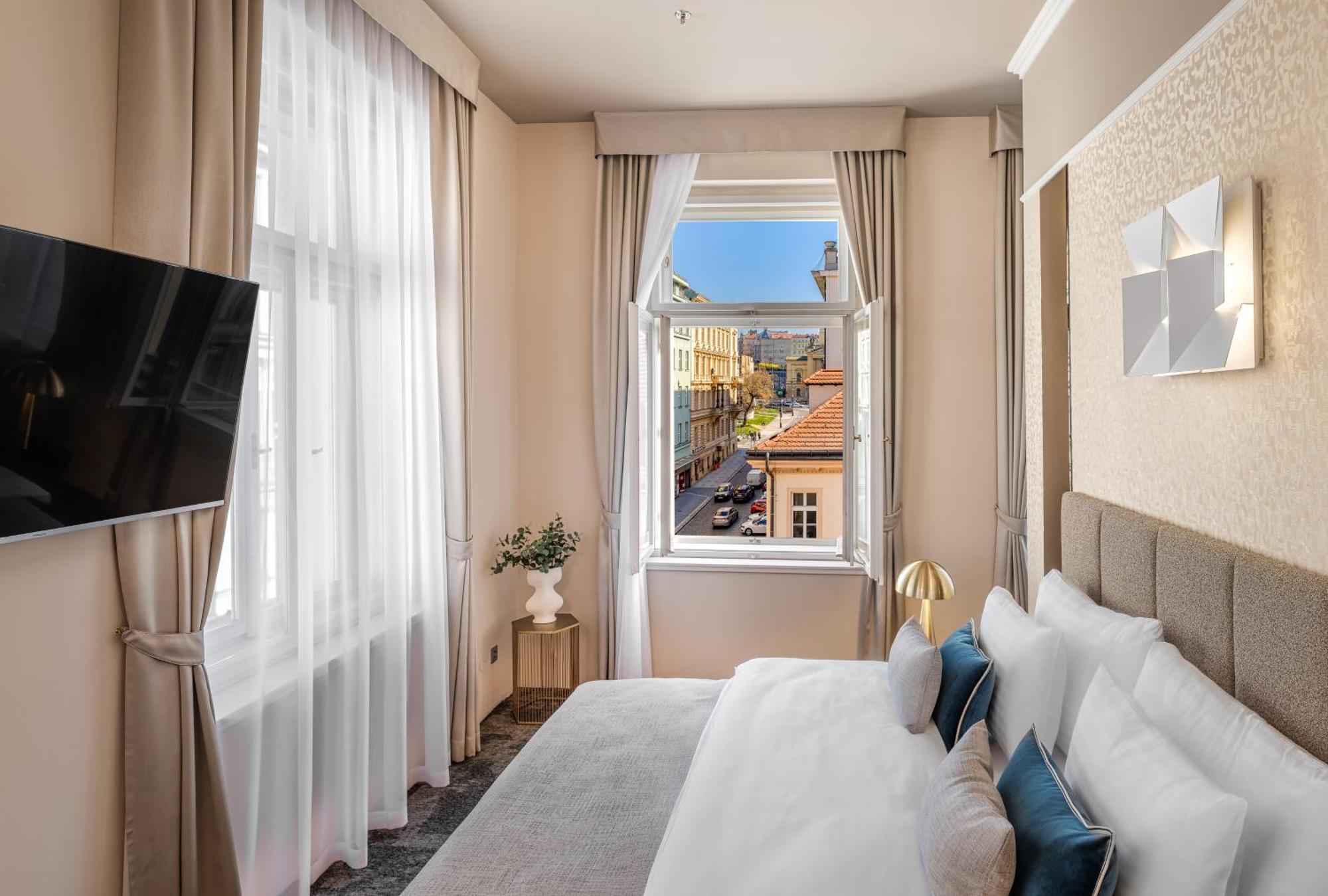 Maestro By Adrez 4* Prague