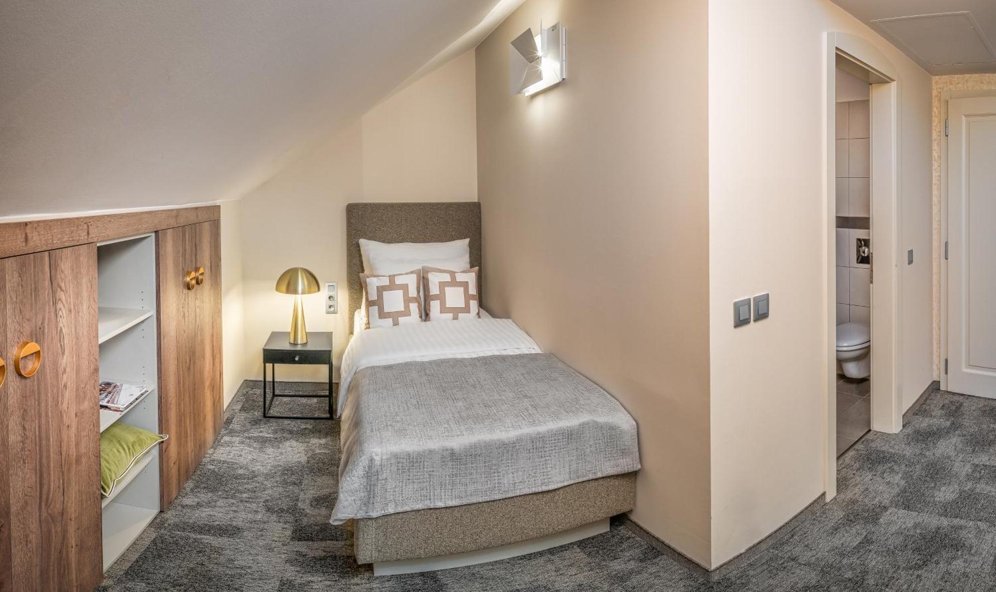 Maestro By Adrez Hotel 4*