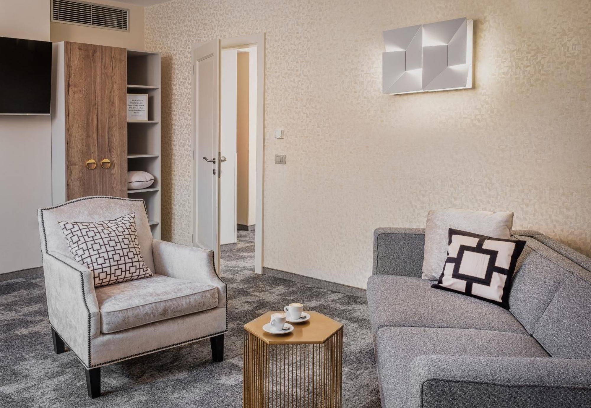 Hotel Maestro By Adrez Prague