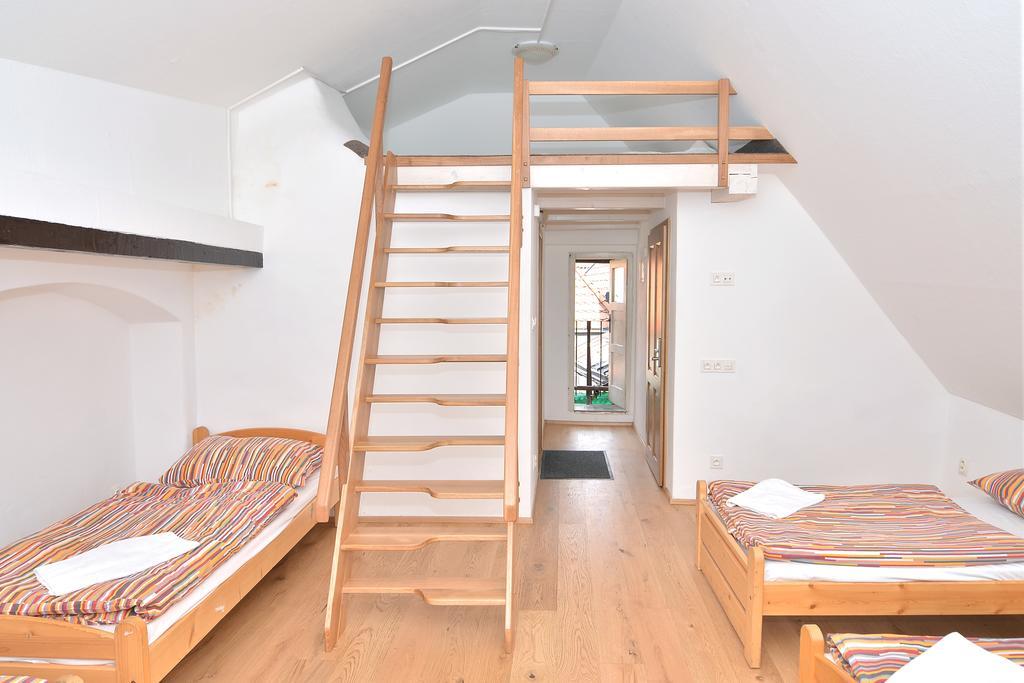 Hostel Ritchie's & Prague