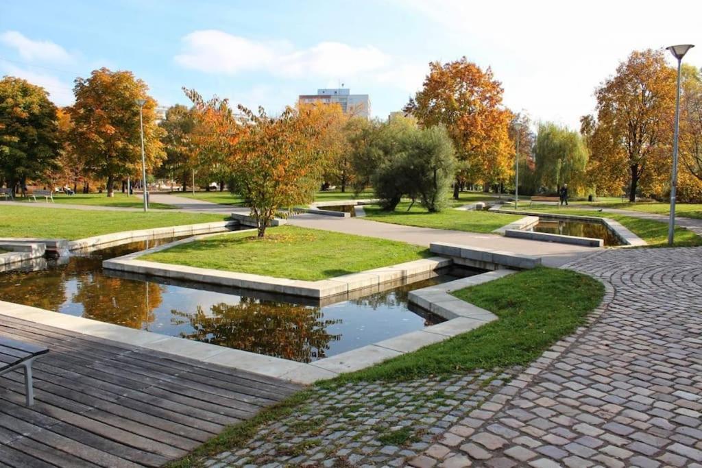 Appartement U Metra, 4 Hoste, Parking Free, Blizko O2 Arena Prague