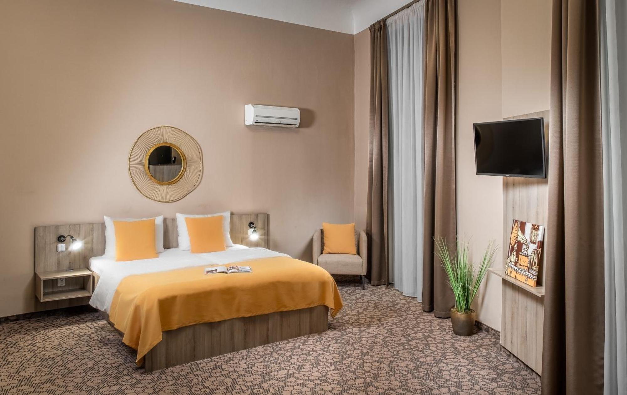Hotel 