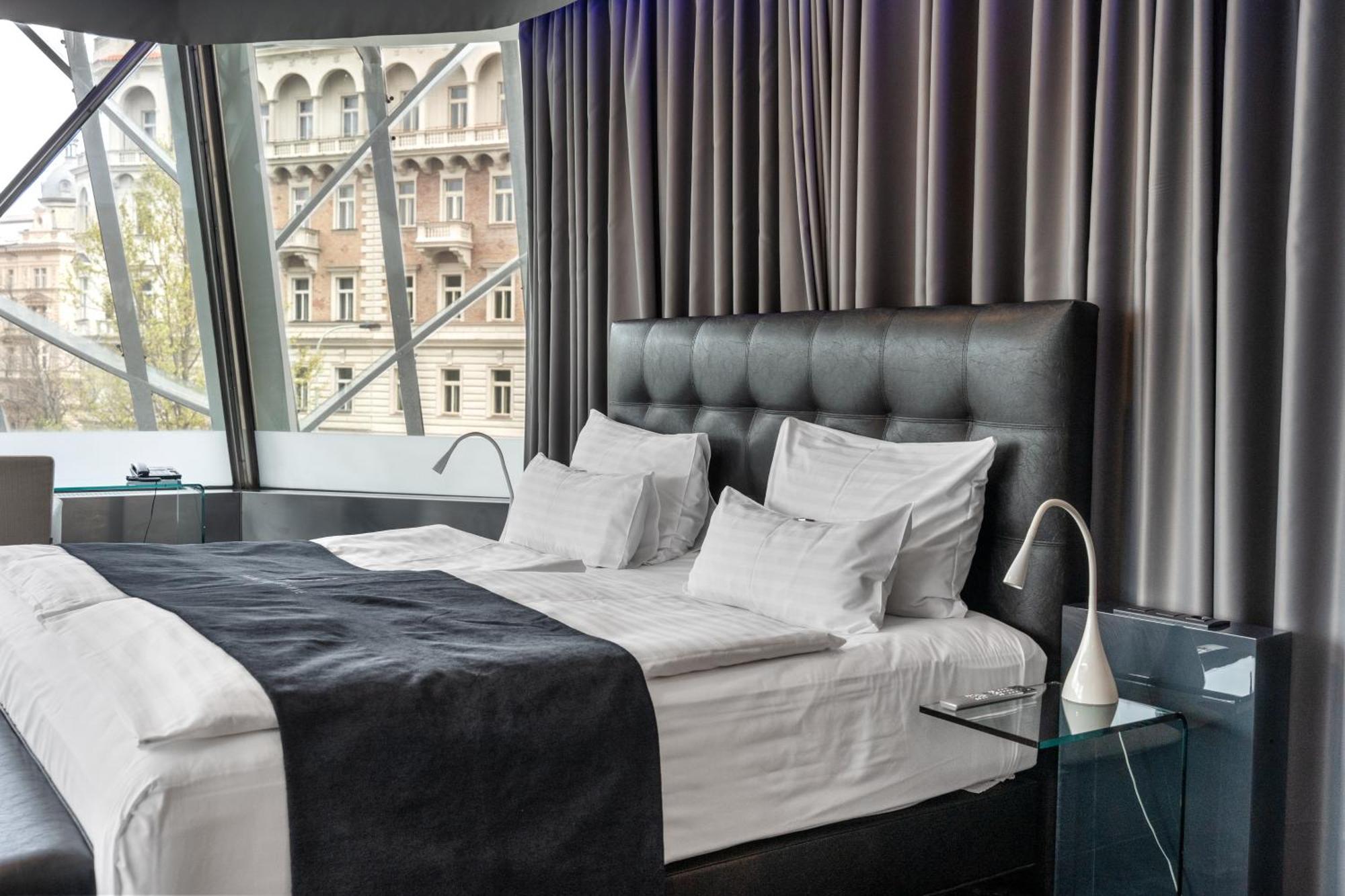 Hotel Dancing House - Tancici Dum 4*