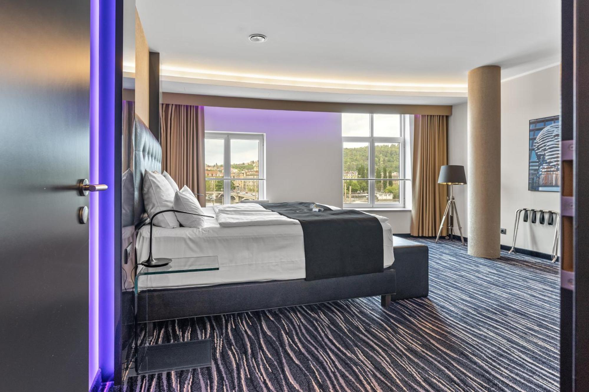Hotel Dancing House - Tancici Dum 4*