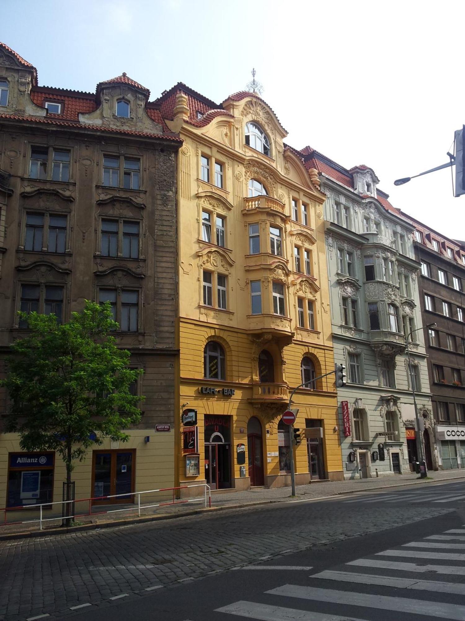 Hostel One Míru