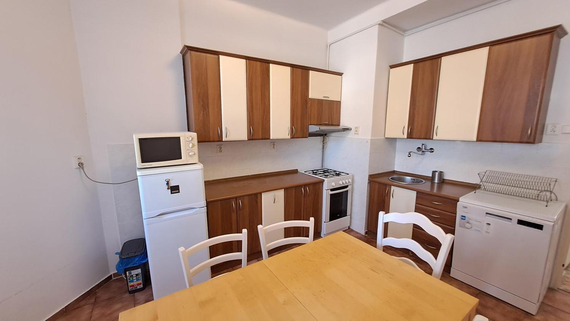 Na Slupi Sanctuary: Serene 2-bedroom Getaway Prague