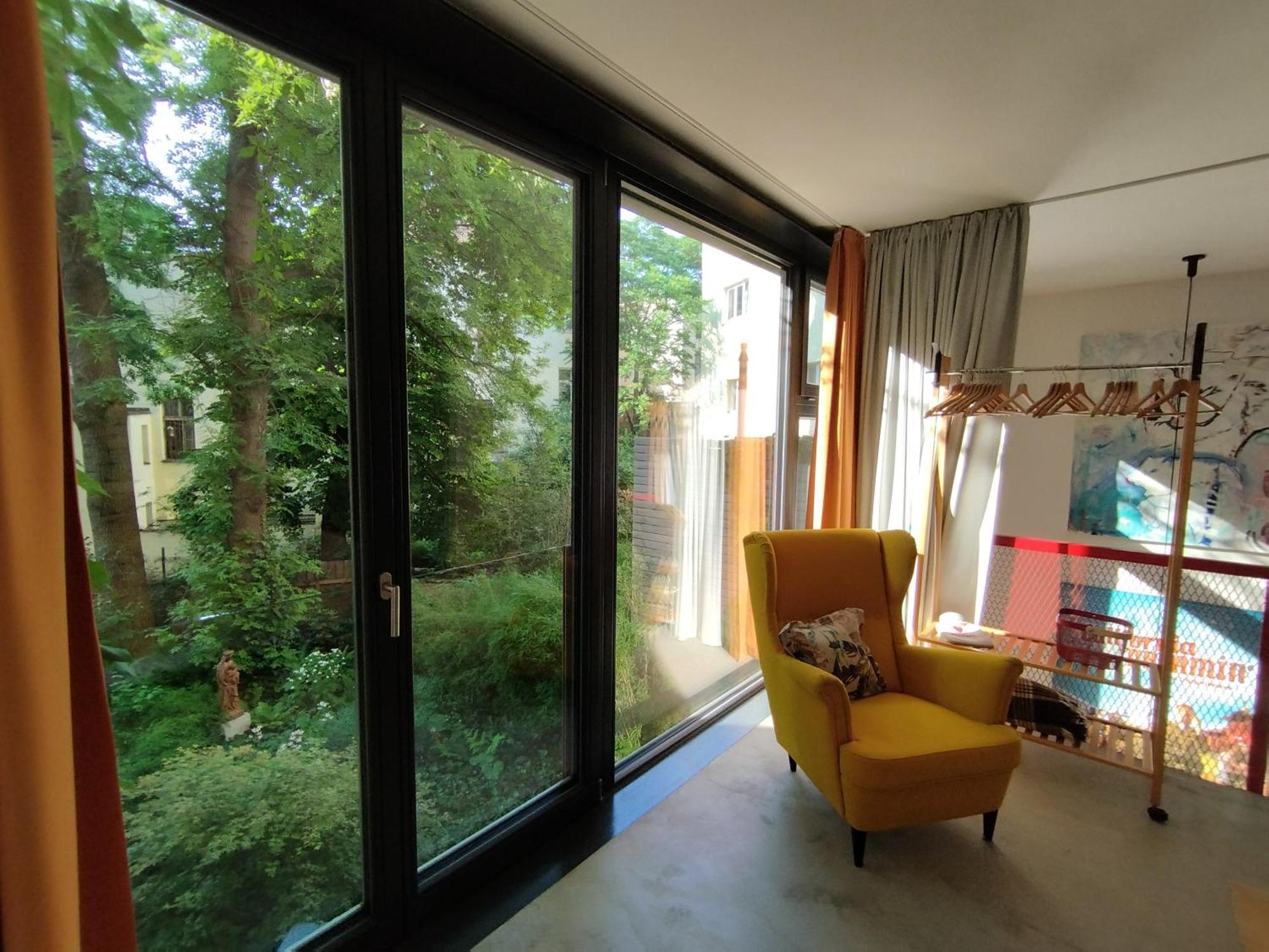 Daire Romantic And Atypical In Prague's Montmartre
