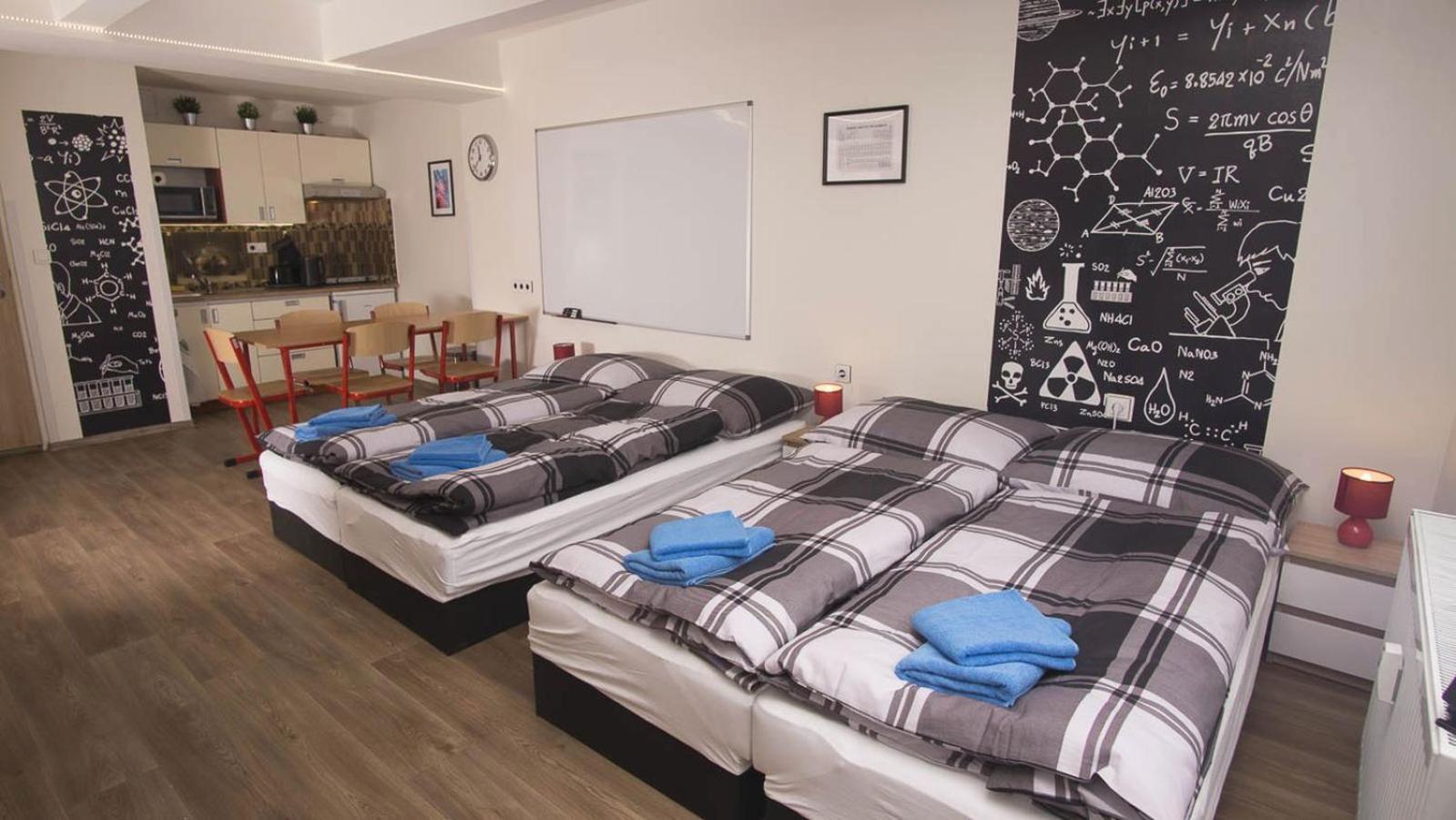 Appartement School - Your Unique Place In By Metro Vysehrad *