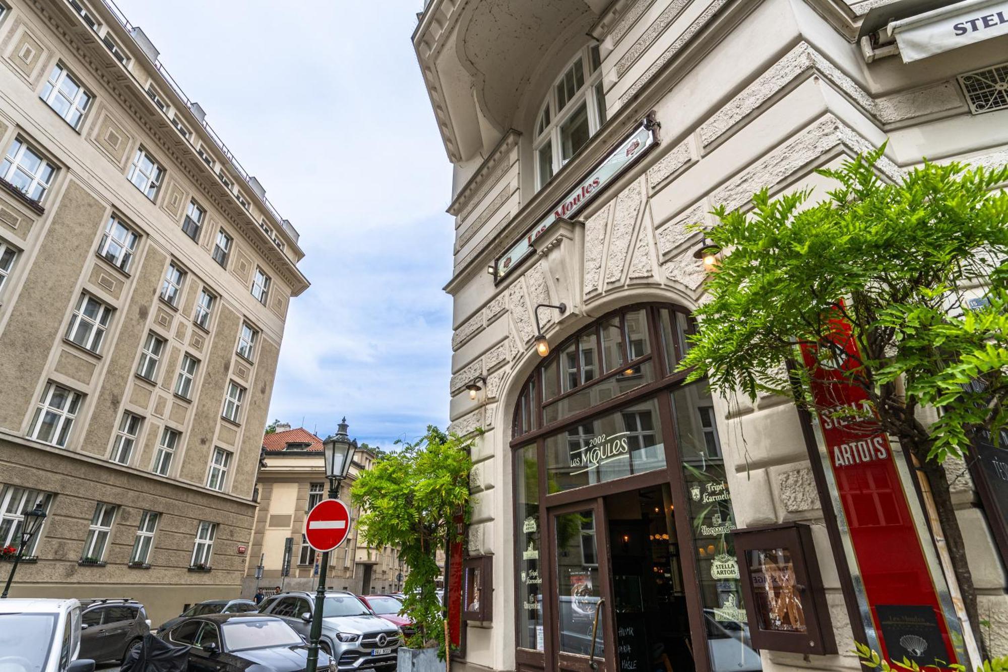 Apartment Wishlist Residences - Old Town Square *