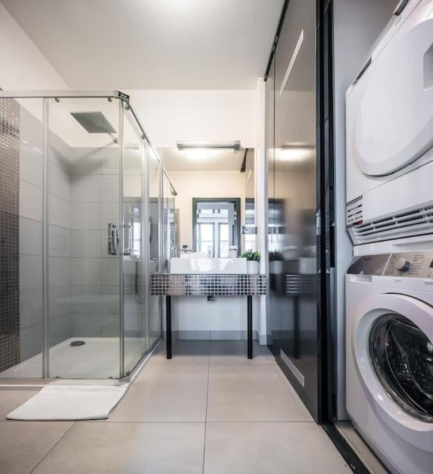 Tower Old Town Lux 4br & 3bath Terrace Apartment Prague