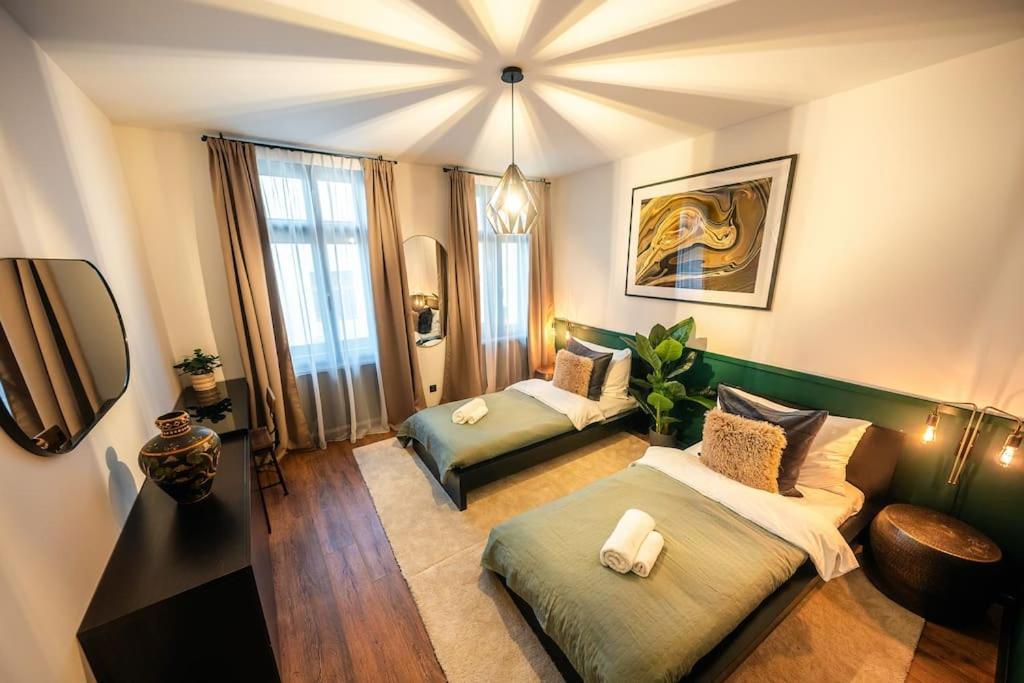 Apartment Tower Old Town Lux 4br & 3bath Terrace Prague
