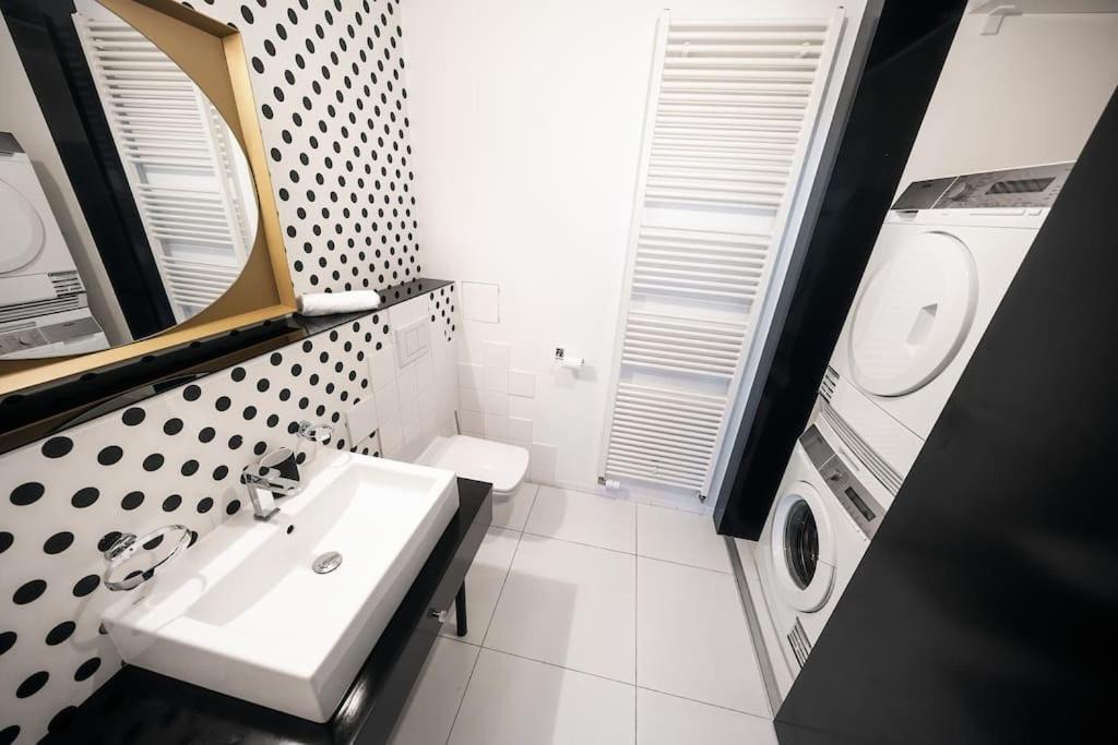 4br & 2,5bath Heritage Panorama With Terrace Prague