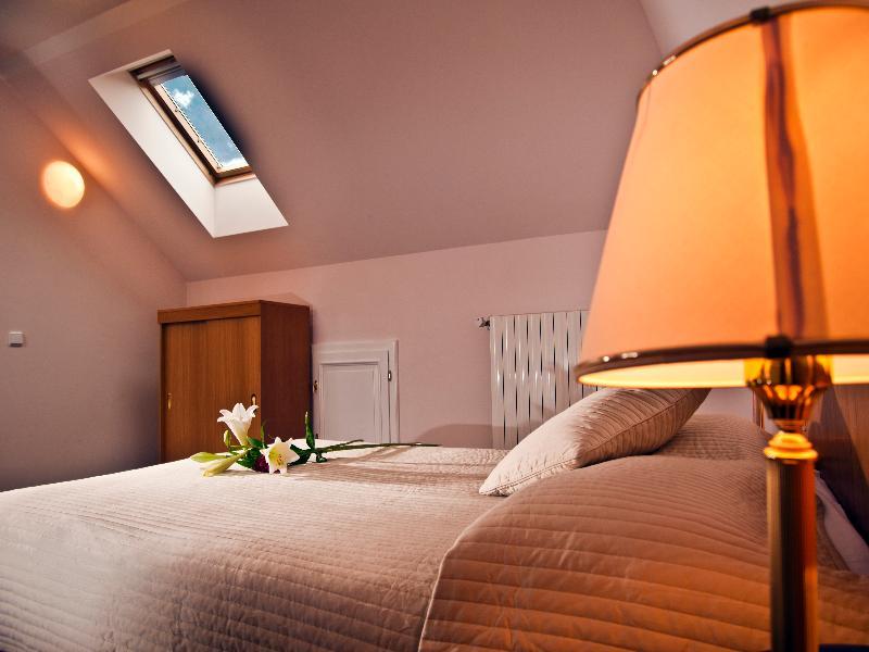Roma Hotel 4*