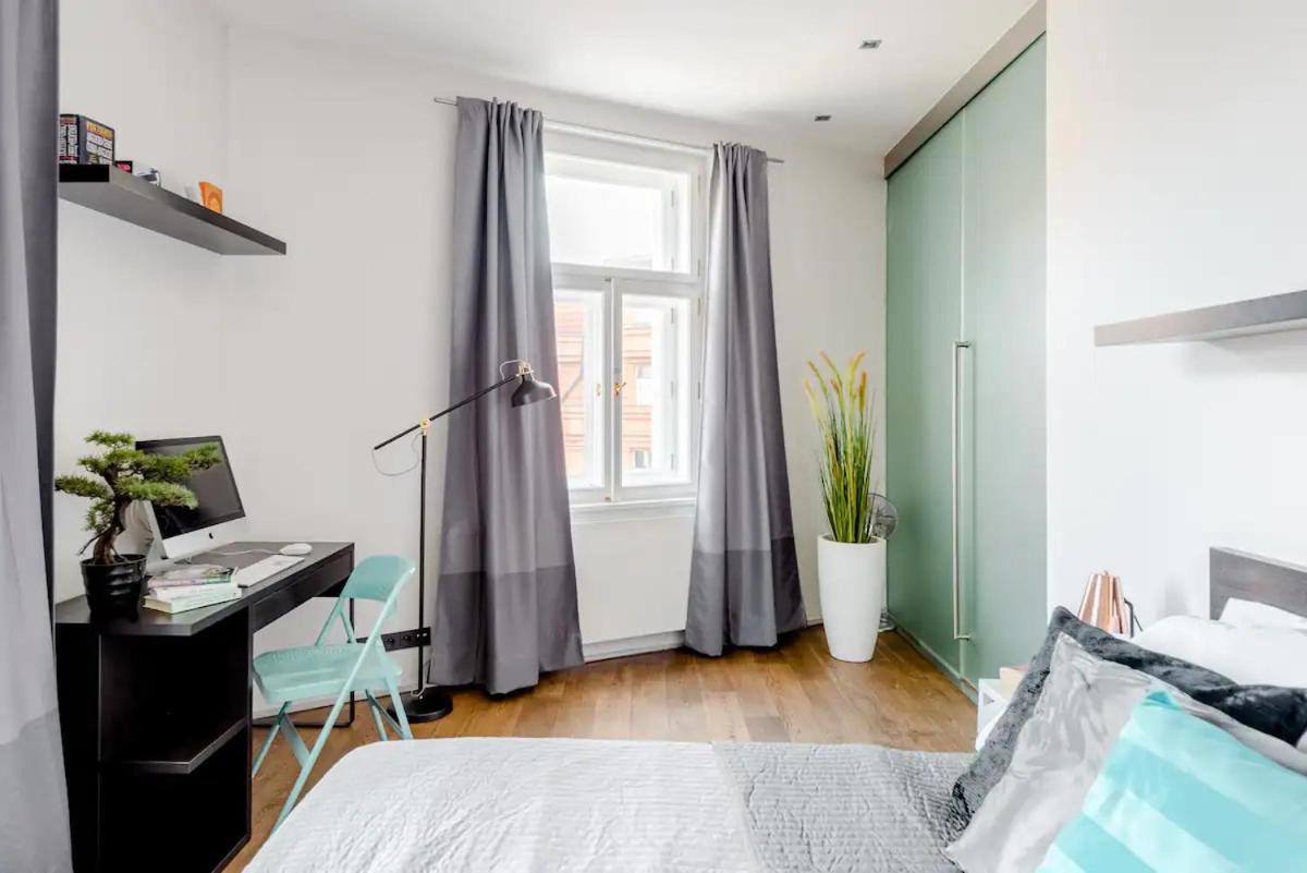 Days - Designer - 1bdr - Workspace - Imac - Netflix Daire *