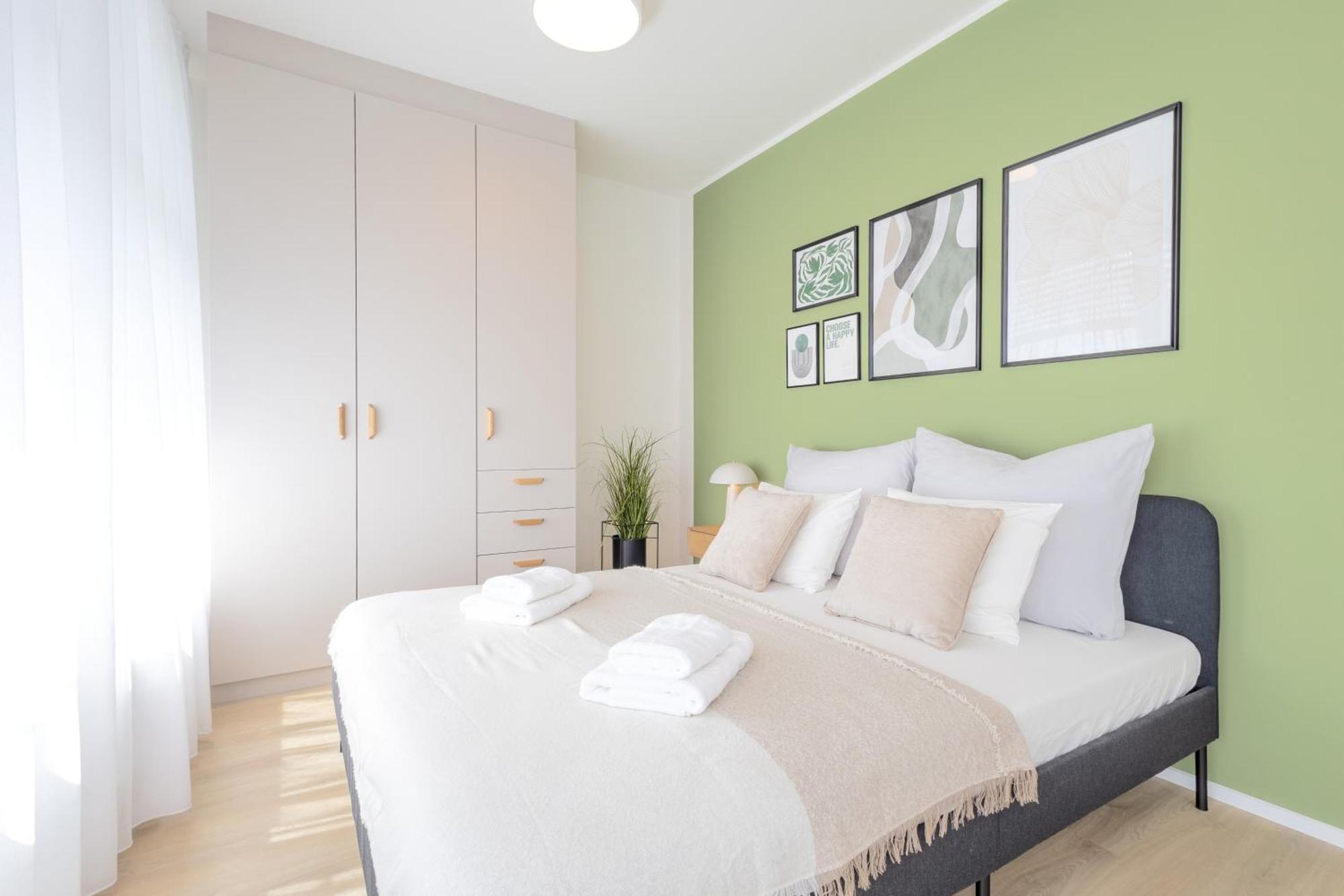 Bright 2br - 8th Floor, Balcony, Free Parking - By Gravity Apartment Prague
