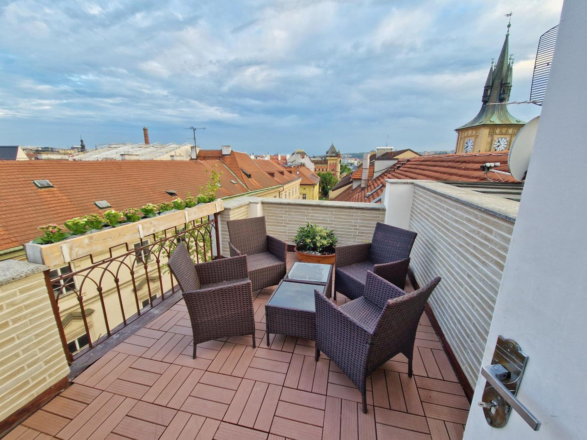 Apartment Studio Karluv Most